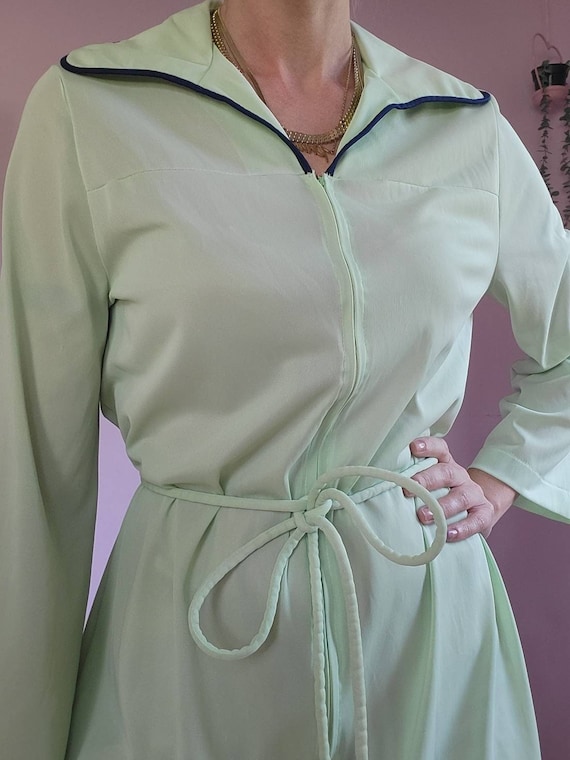 Vassarette Vintage 1970's Mint Green Zip Up Robe - image 1