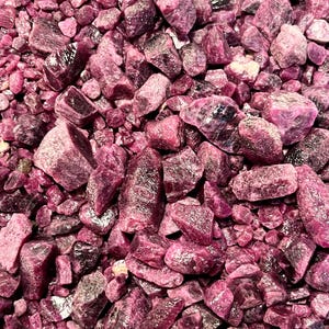 Natural Untreated AAA Grade Ruby Rough Gemstone, India Origin, For Jewelry Making (10/30mm)
