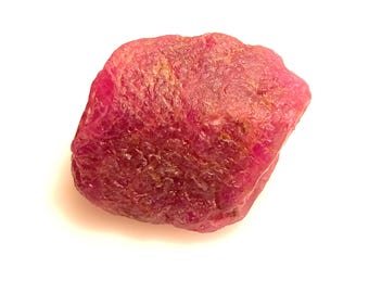 Natural Red Ruby Rough: AAA Raw Gemstone Crystal (28x18mm, 40 Carat)