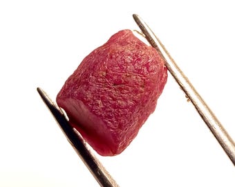 Natural Ruby Rough Crystal: Untreated Raw Gemstone (15x11mm, 17 Cts)