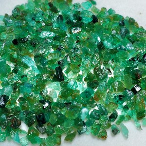 GREEN EMERALD ROUGH Gemstone 50Cts Good Quality Natural Zambian Emerald Rough Gemstone Unheated Untreated Emerald Loose Gemstone Size 1-5mm