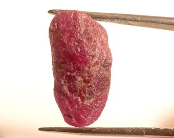 Natural Ruby Rough Crystal: Uncut Gemstone for Jewelry (21x11mm, 22 Cts)