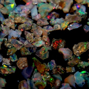 Ethiopian Opal Rough: Natural Welo Opal Raw Crystals (2-5mm, 100 Pcs)