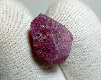 Natural Untreated Ruby Rough: AAA Quality Raw Crystal, 16x12mm 14 Cts