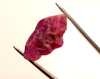 Natural AAA Ruby Rough Crystal: Uncut Gemstone for Jewelry Making (25x14mm, 23 Cts)