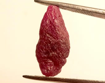 Natural Ruby Rough Crystal: Uncut Gemstone for Jewelry Making (20x10mm, 14 Cts)