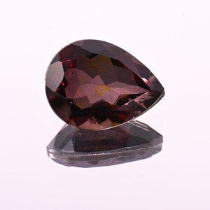 ALEXANDRITE GEMSTONE-Alexandrite Pear Cut-Faceted Alexandrite-Flawless Alexandrite-100% Colour Changing Alexandrite-8 Cts-16x12mm