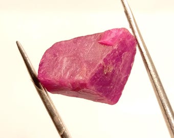 Natural Red Ruby Rough Gemstone: Uncut Crystal (19x14mm, 27 Carat)