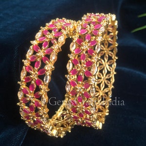 Indian Golden American Diamant Armreife/Armband/vergoldete Armreif/Zirkonia Braut Hochzeit Armreifen Schmuck für Frauen Packung mit 2 Stück