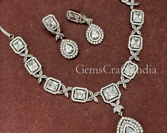 Set di collana con diamanti CZ/Set di collana con zirconi cubici/Collana AD con finitura argento/Set di gioielli da sposa/Collana girocollo da sposa indiana/Regalo per lei
