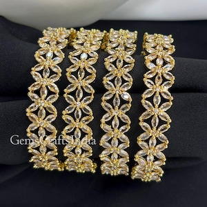 Goudkleurige armbandenset / CZ gouden armbanden / Amerikaanse diamanten armbanden / Indiase armband / Cadeau voor haar / Set van 4 stuks