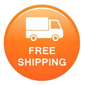 Może przedstawiać: Okrągły, pomarańczowy przycisk z białą ikoną ciężar&oacute;wki dostawczej i napisem "FREE SHIPPING" w białym tekście. Przycisk ma błyszczący, odblaskowy wygląd, sugerujący grafikę cyfrową lub naklejkę.