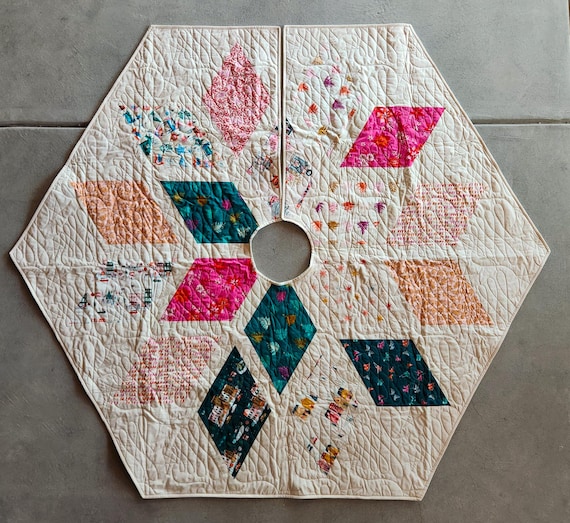 Diamond Patchwork Quilted Tree Skirt