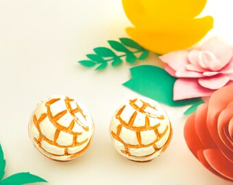 Pendientes de concha de arcilla de vainilla Joyería de comida mexicana Hechos a mano Pintados a mano Arte popular mexicano Idea de regalo de cumpleaños para niña Conchitas Aretes Barro