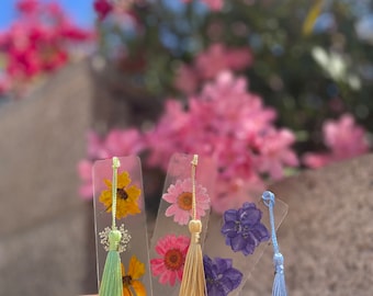 Dried floral acrylic bookmarks | Flower Gift | Booklovers