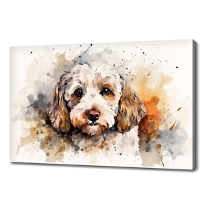 Könnte beinhalten: Aquarellmalerei eines Hundegesichts mit weiß-braunem Fell, rosa Nase und dunklen Augen. Das Kunstwerk hat einen weichen, künstlerischen Stil mit Aquarellfarbspritzern in Braun-, Orange- und Grautönen auf weißem Hintergrund.