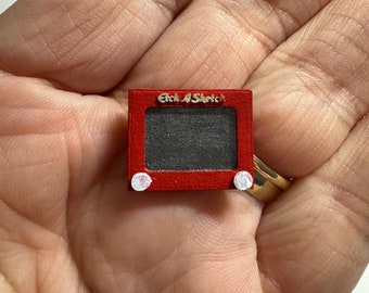 Miniature Etch-A-Sketch toy replica - LeoLolabyKelly