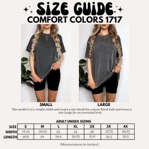 K&ouml;nnte beinhalten: Eine Gr&ouml;&szlig;entabelle f&uuml;r Comfort Colors 1717 T-Shirts mit zwei Bildern eines anthrazitfarbenen Kurzarm-T-Shirts in den Gr&ouml;&szlig;en Small und Large. Enth&auml;lt eine Tabelle f&uuml;r Unisex-Erwachsenengr&ouml;&szlig;en mit Breiten- und L&auml;ngenma&szlig;en in Zoll f&uuml;r S bis 4X.