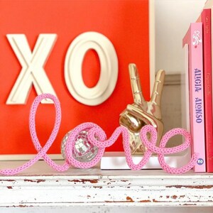 Love Wire Sign, Whimsical Valentines Decor, Knitted Wire Words, Modern Valentine&#39;s Day, Valentine&#39;s Day Wall Hanging, Wire Art Wall Decor