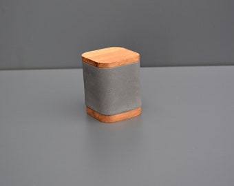 Sammeldose | Schmuckdose mit Deckel | Schreibtischaufbewahrung | Personalisierbar | weiss/grau | Beton und Eiche | Betondekoration | 6x6x7cm