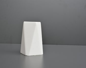 Vase aus feinem Beton | in unterschiedlichen Farben | zeitlos und minimalistisch | 10cm hoch