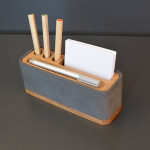 Pen holder grey | Notepad box | Oak pen holder | Desk storage | Concrete and oak | Concrete decoration | 18x6x7cm