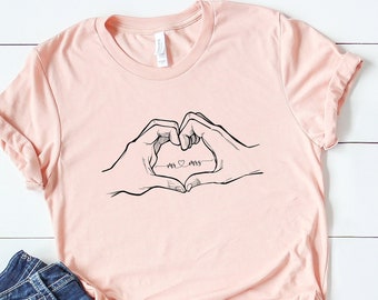 Custom Hand Heart, Hand Heart Shirt, Love shirt, Gift for girlfriend, Gift for boyfriend, Shirts with Name,I Love You Shirt, Shirt with Name