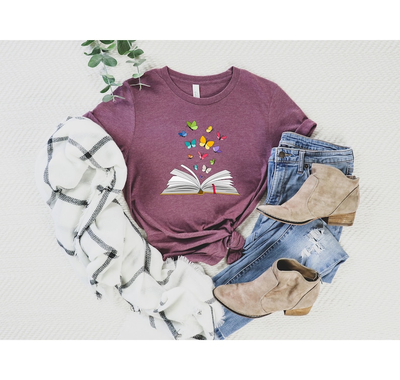 Butterfly Book T-shirt, Book Lovers T-shirt, Librarian Shirt, Reading Shirt, Book Lover Gift, Butterfly Lover Tee, Gift for Book Lover bild 1