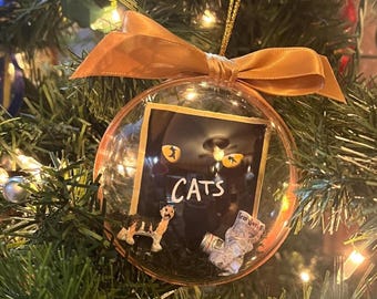 Broadway Ornament, Cats