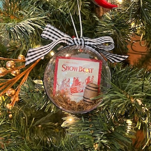 Broadway Ornament, Show Boat