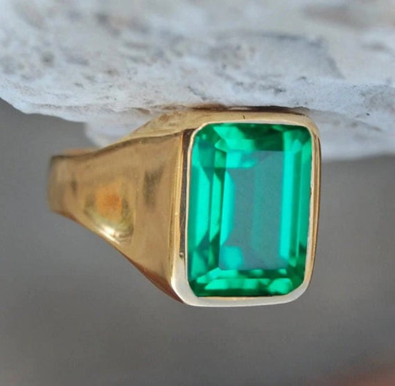Gemstone Green Natural Emerald Panna in Gold Plated Ring at Rs 2500 in  Kolkata