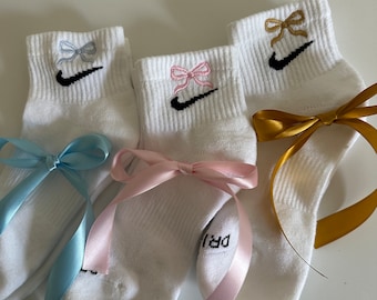 bow embroidered socks | ribbon embroidered socks | bow ankle socks | ribbon ankle socks | girly socks | trendy socks