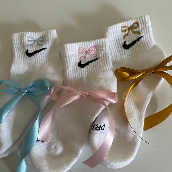 bow embroidered socks | ribbon embroidered socks | bow ankle socks | ribbon ankle socks | girly socks | trendy socks