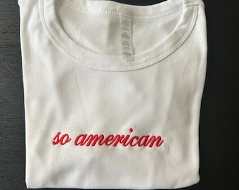 So American gesticktes Baby-T-Stück Tshirt | Wunderschönes gesticktes Stickmuster Y2K Ernte Baby Tshirt