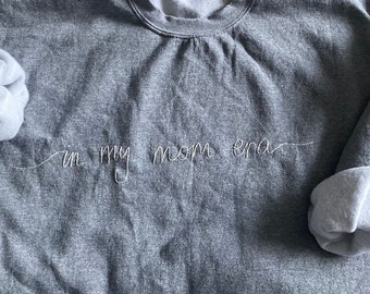Personalized Sweatshirt | Handwritten Embroidered Custom Sweatshirt | Baby Name, Child's Name, Gift for Mom, Gift for Dad, Gift for Sister