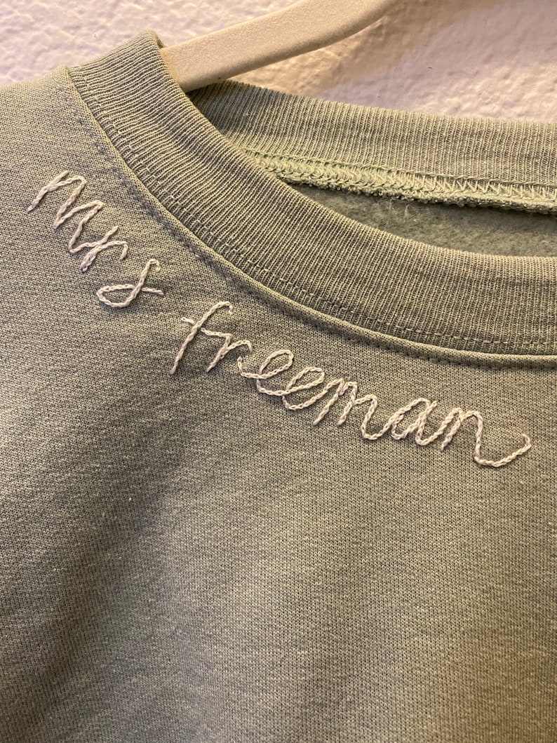 Personalized Sweatshirt | Handwritten Embroidered Custom Sweatshirt | Mrs, Bride, Gift for Bride, Fiancé, Bachelorette Gift, Wedding Gift