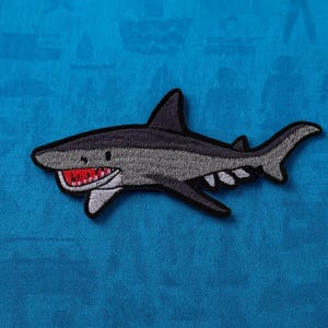 Tiger Shark Patch/Iron-On Patch/Embroidered Sew-On Applique for Jackets, Backpacks, Hats – Scuba Diver Gift, Beachwear/Ocean Creature Patch