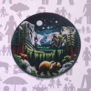 Grizzly Bear Patch Embroidered Iron-On Sew-On National Park Applique for Backpack Vest Jacket, Outdoor Adventure Nature Gift, Wildlife Decor