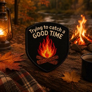 Parche termoadhesivo de aventura en fogata/Insignia para exteriores/Aplicación para coser en mochilas y chaquetas/ropa/Divertido/Bosque/Mitos y leyendas