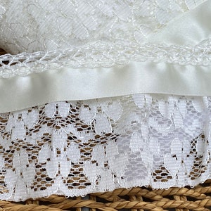 Ivory Gerafftes Nottingham-Spitzenband mit Satinband 9 cm - 2 Meter