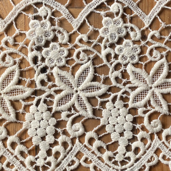 Cream Guipure Lace Trim 8.5"/22cm - PER METRE