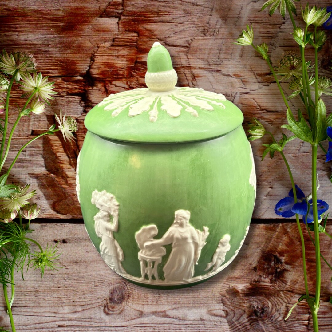 Green Ceramic Ginger Jar With Lid, Cherub Detailed Candy Dish, Ginger