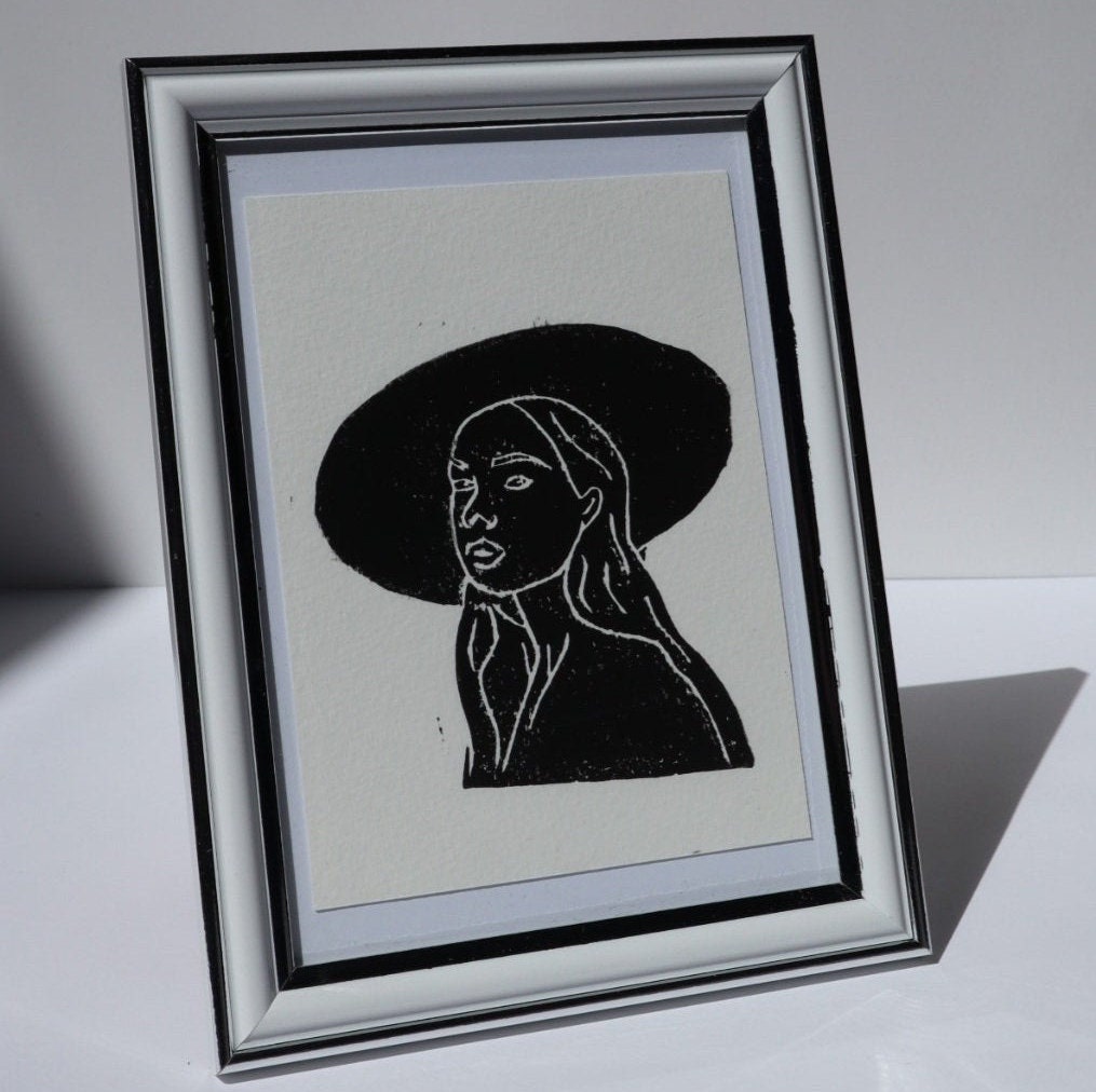 Linogravure La Dame Au Chapeau