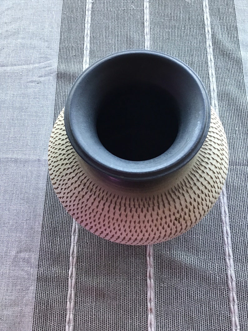 Round Vase black and White Beauty Etsy