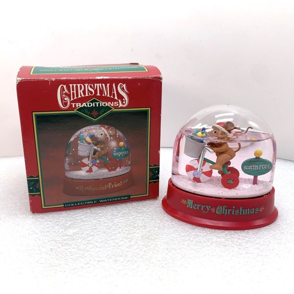 1993 Lustre Fame Christmas Traditions Collectible North Pole Mouse Snowglobe