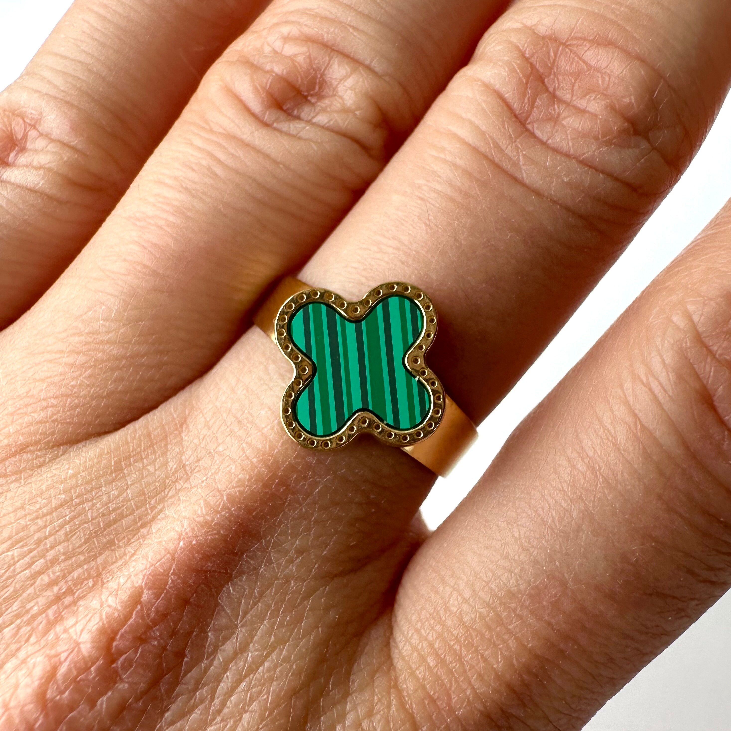 Van cleef green ring online