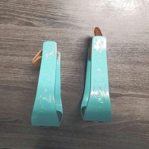 Engraved Powder Coated stirrups