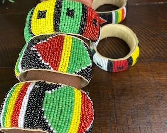 Perlen und Leder Armbänder|Buntes Afrikanisches Malisches Armband Armreif|Handgefertigte Armbänder Einzigartige Geschenke|Afrikanischer Schmuck Perle| Geschenk für Sie