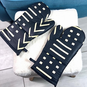 Mudcloth Print Oven Mitts| Linen Kitchen Gloves| Linen Oven Mitt| Kitchen Accessory Décor| Baking Gift| Gift for Her| Cotton Kitchen Mittens