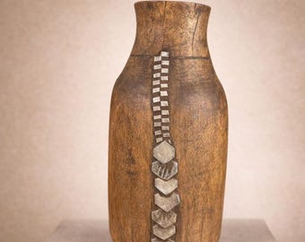 ヴィンテージアフリカンツチ族の木製花瓶：手彫りの部族装飾 幅10.5 x